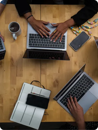 <span class="accent-blue">AI</span>ソリューション